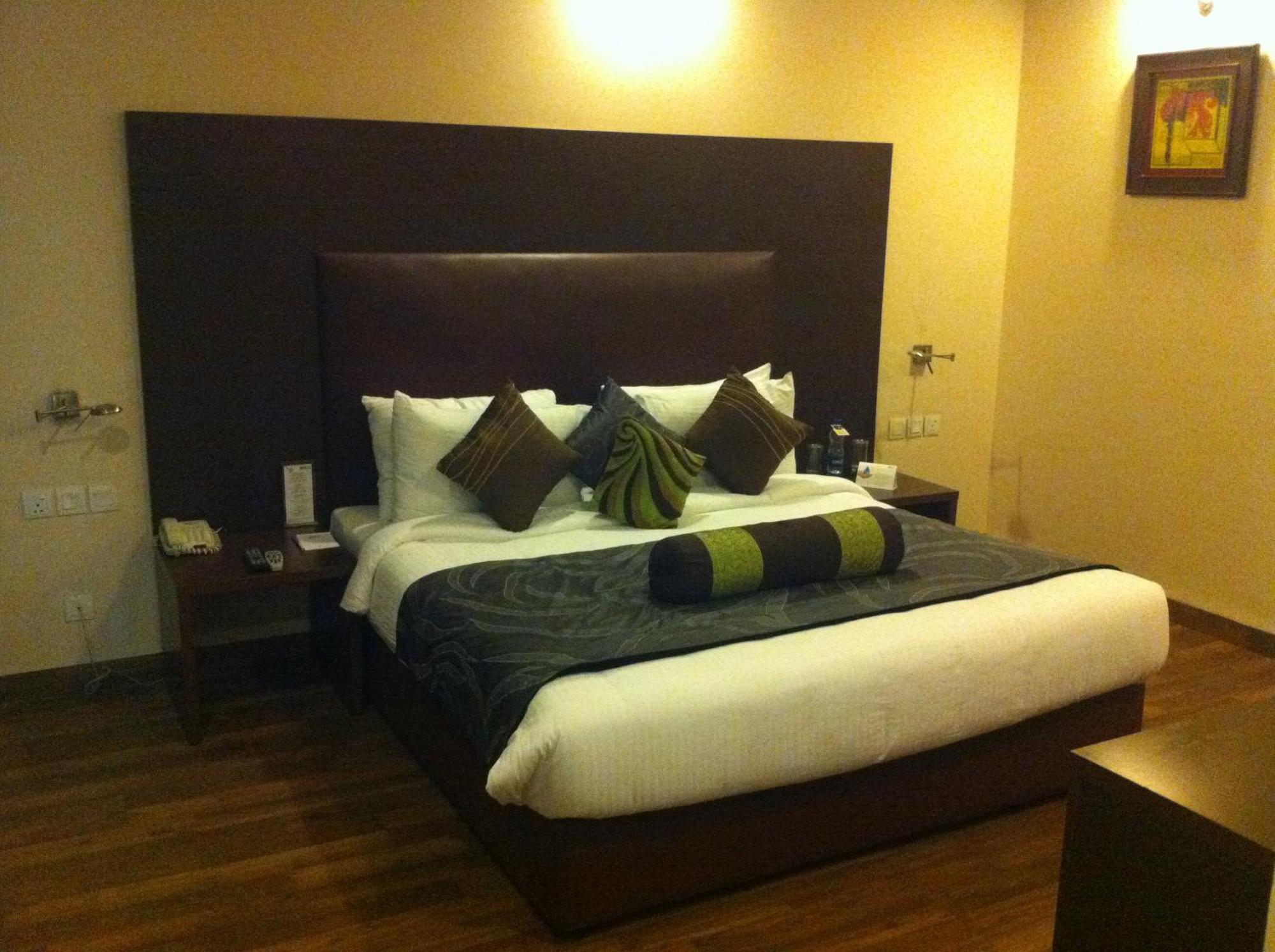 วิบบายเดอะลาลิตทราเวเลอร์ Hotel ฟารีดาบัด ภายนอก รูปภาพ