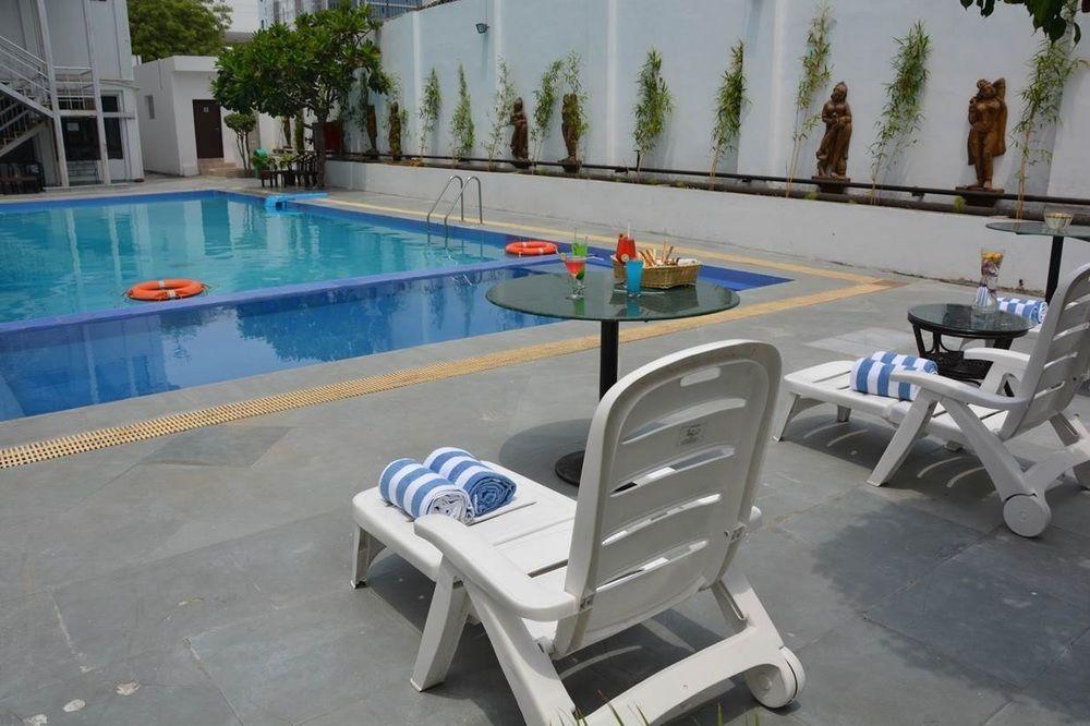 วิบบายเดอะลาลิตทราเวเลอร์ Hotel ฟารีดาบัด ภายนอก รูปภาพ