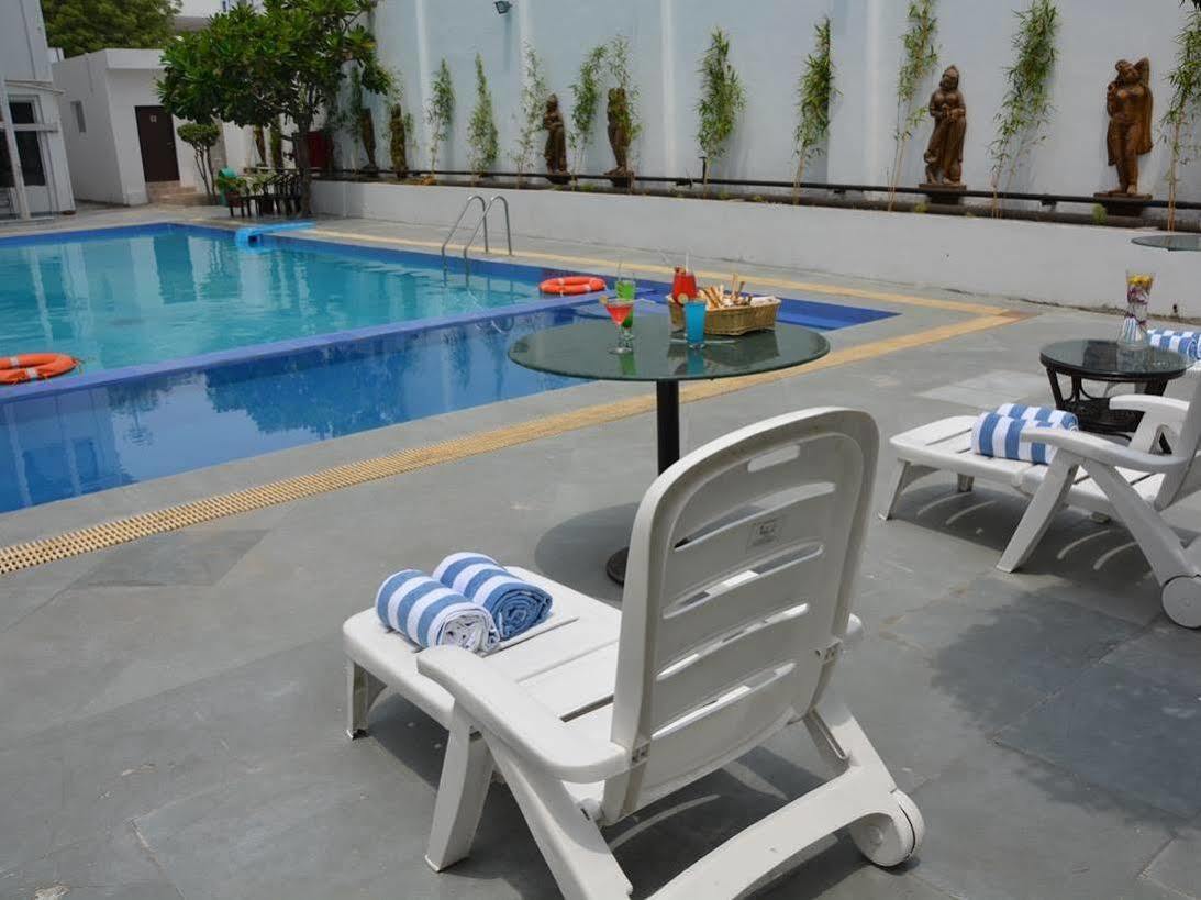 วิบบายเดอะลาลิตทราเวเลอร์ Hotel ฟารีดาบัด ภายนอก รูปภาพ