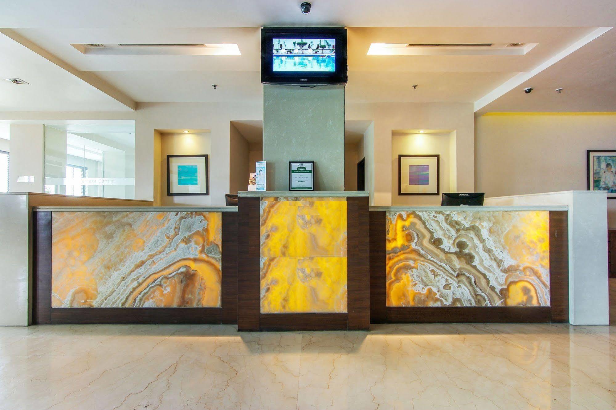 วิบบายเดอะลาลิตทราเวเลอร์ Hotel ฟารีดาบัด ภายนอก รูปภาพ