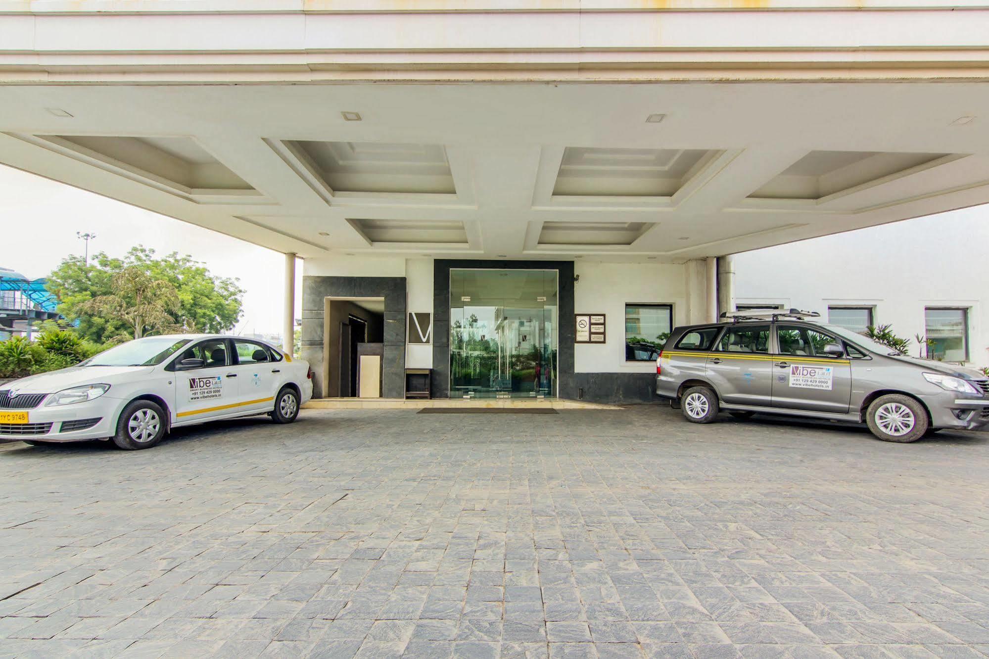 วิบบายเดอะลาลิตทราเวเลอร์ Hotel ฟารีดาบัด ภายนอก รูปภาพ